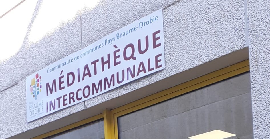 Mediatheque_joyeuse©FranckBrechon-CDCPaysBeaumeDrobie (2)